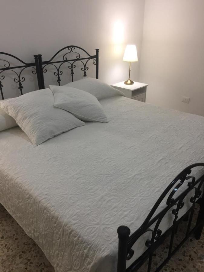 Villino Donna Rita Hotel Lecce Buitenkant foto